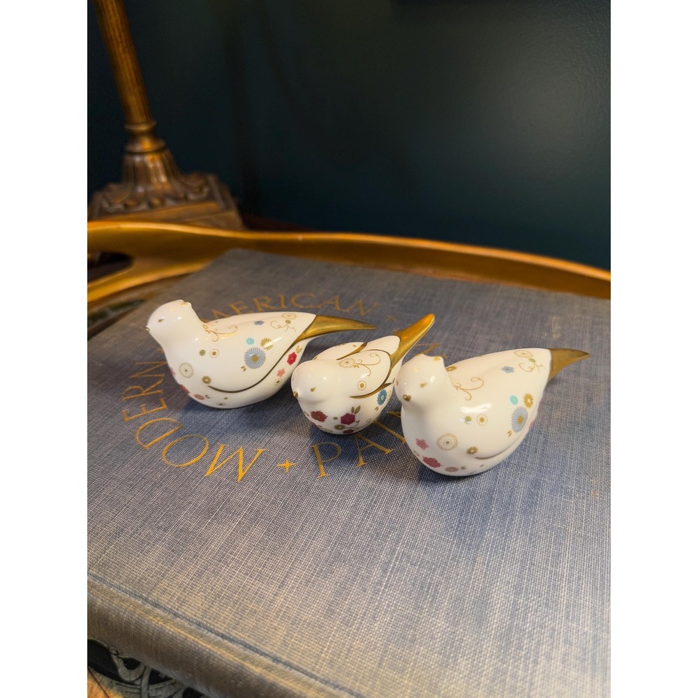 Vintage Aynsley Mulberry Wood Bone China Bird Trio – White Floral & Gold Beaks